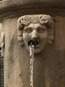 Fontaine à Méounes-les-Montrieux (Var)